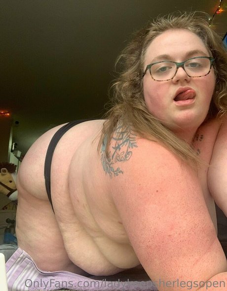 ladykeepsherlegsopen adult star img