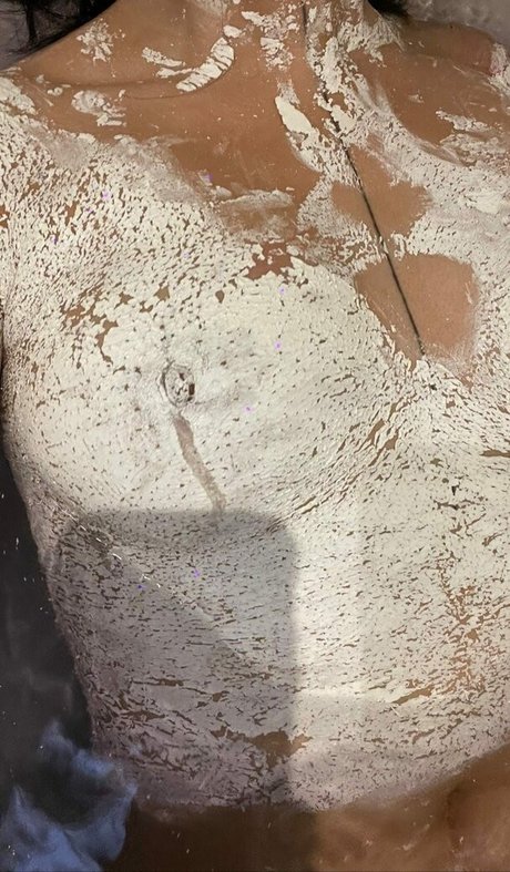 Dieu Linh Vuong model naked galleries