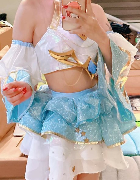 Charechii adult model pic