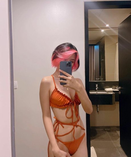 Charechii model beautiful pictures