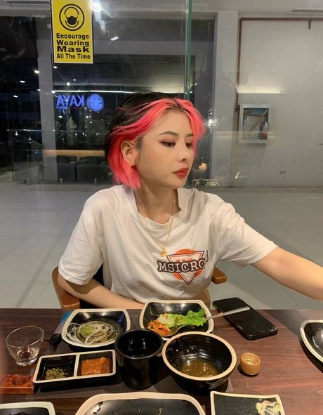 Charechii star top image