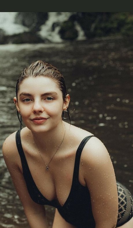 Triz Pariz star sexy pic