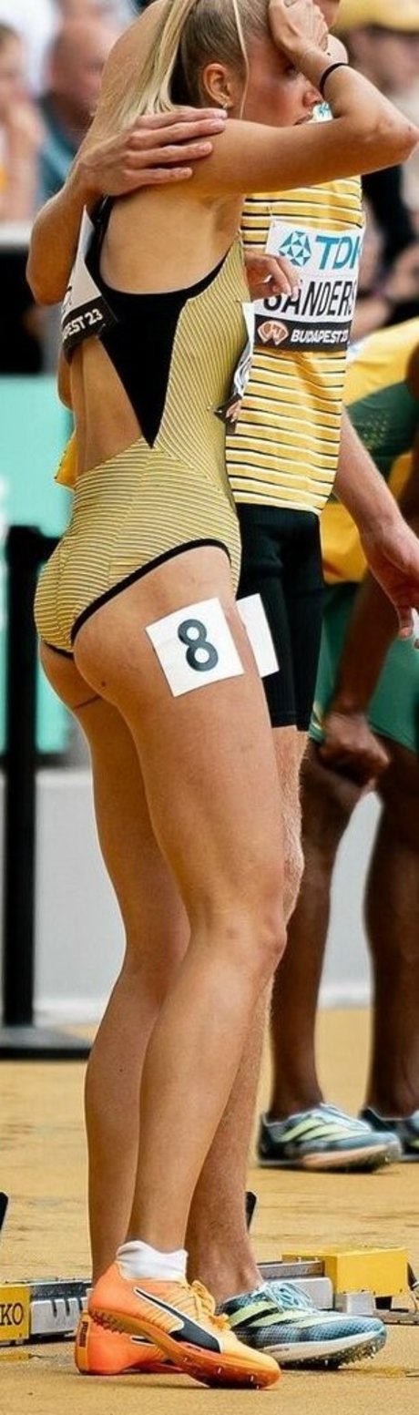 Alica Schmidt hot model pic