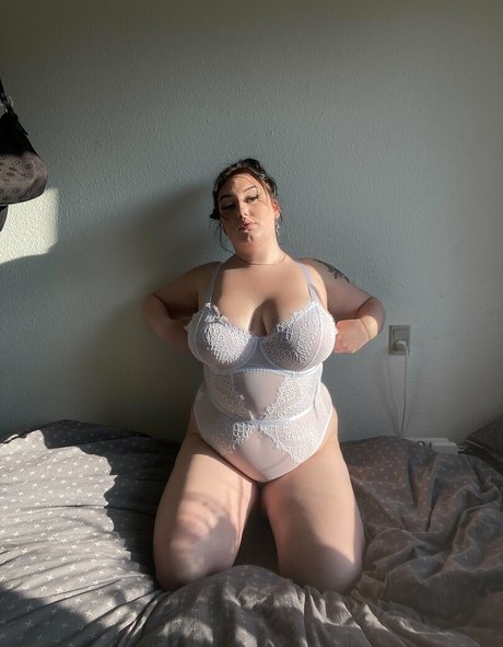 Chelsea Nielsen model top pic