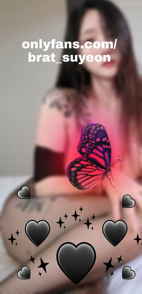 BratSuyeon model hd gallery