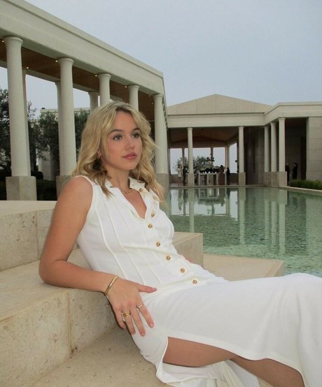 Emma Brooks top model picture