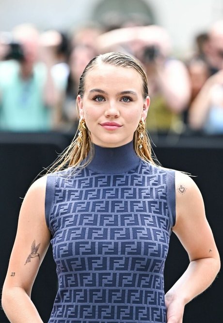 Emma Brooks pornstar beautiful gallery