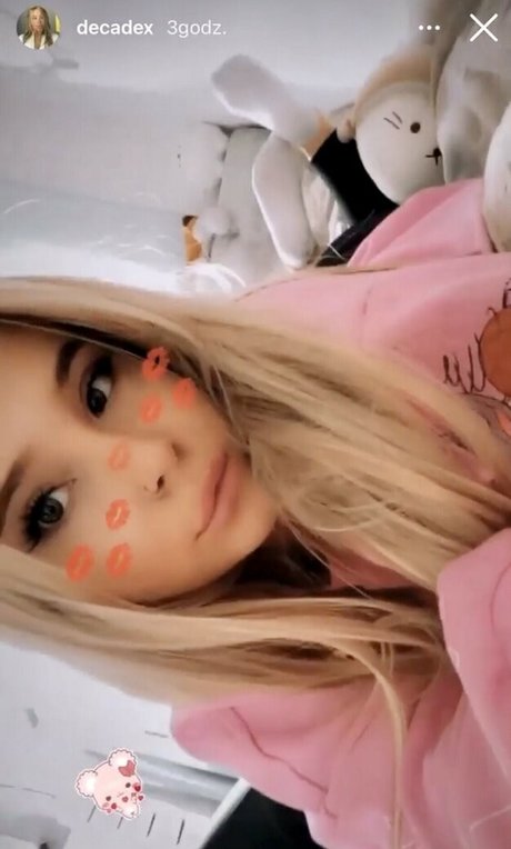 Decadex hot star pic