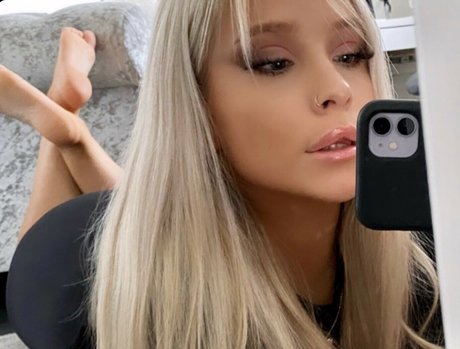 Decadex pornstar sexy pic