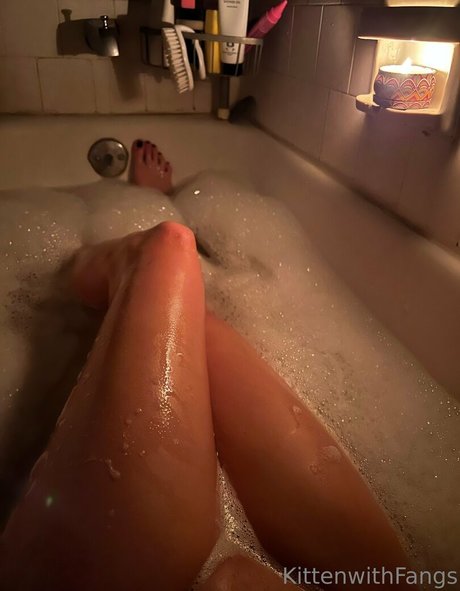 kittenwithfangsfree pornstar nudes image