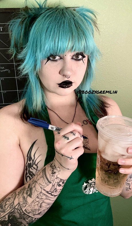 boozygremlin pretty actress galleries