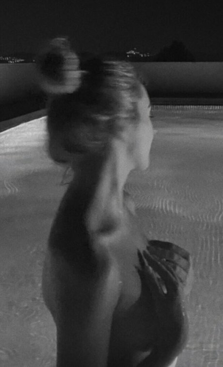 Lyzabeeth model perfect pics