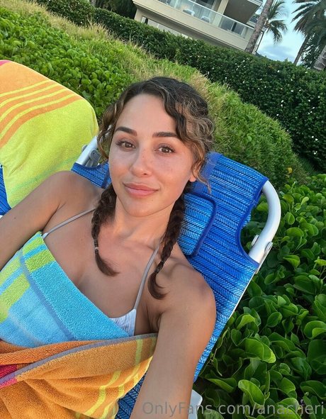 anacheri model naked pics