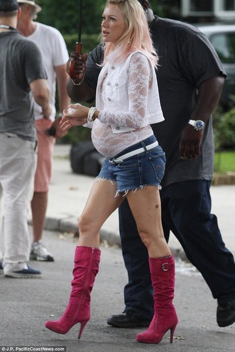 Naomi Watts free star pictures