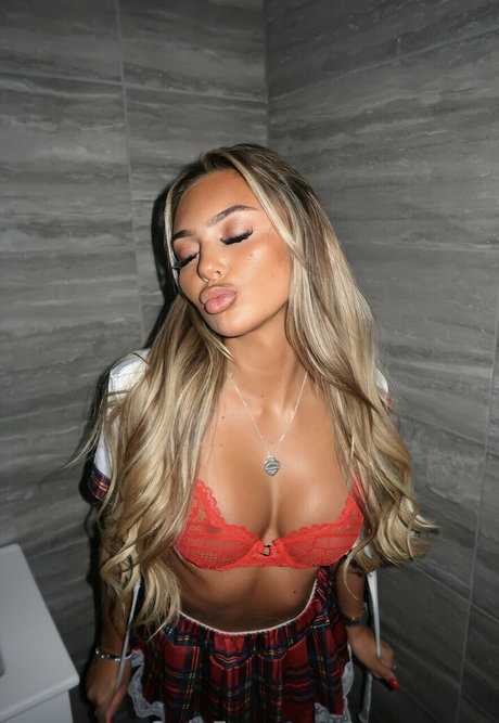 Maddie Grimaldi hot actress pics