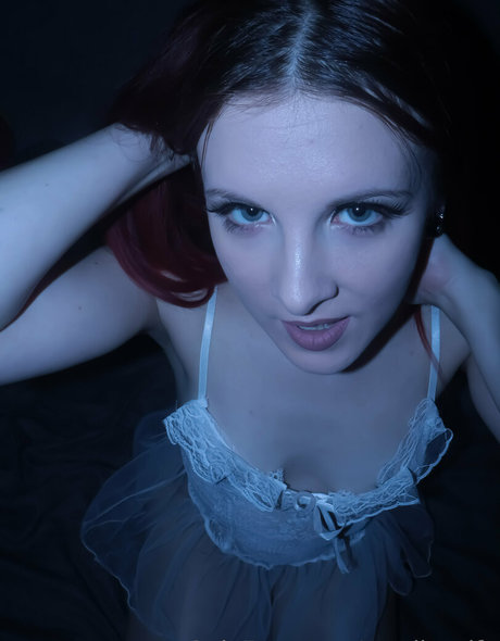 small waifu model free pics