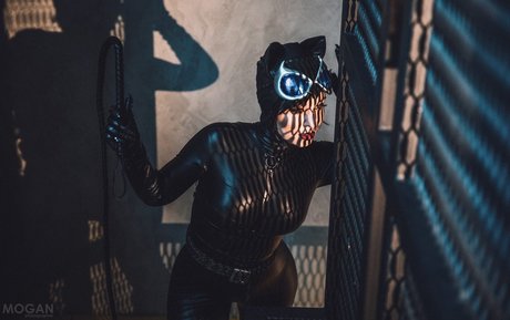 Ann Shakhovskaya model art galleries