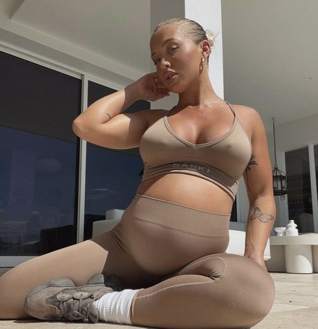 Tammy Hembrow nice model img