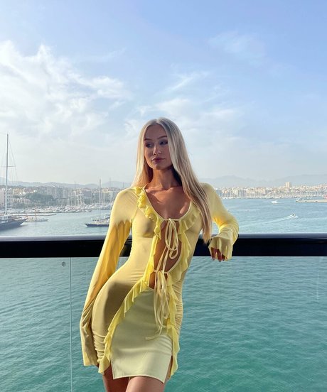 Lauren Worboys star nude photos