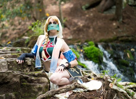 CrystAAHHL model adult img