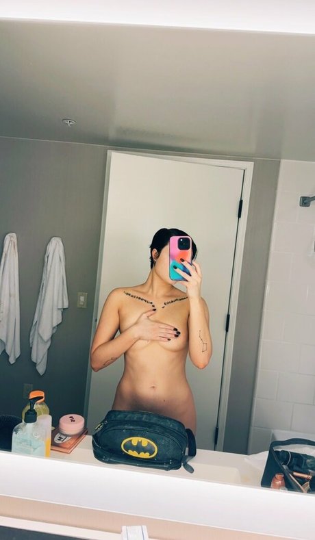 Harliantihero pretty model photos