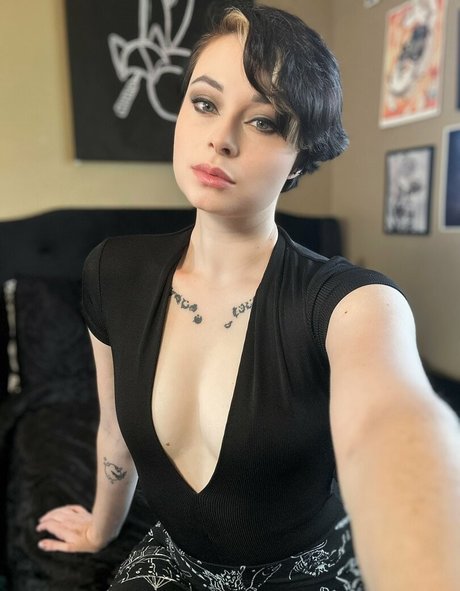 Harliantihero pretty star archive