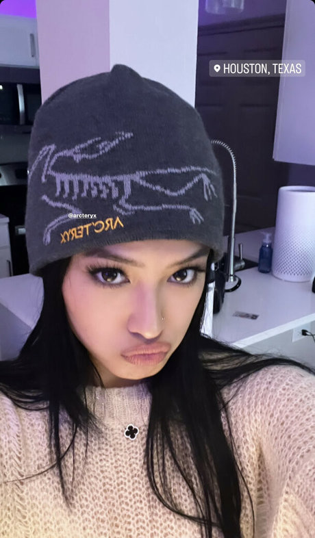 Gabby hua model hd img