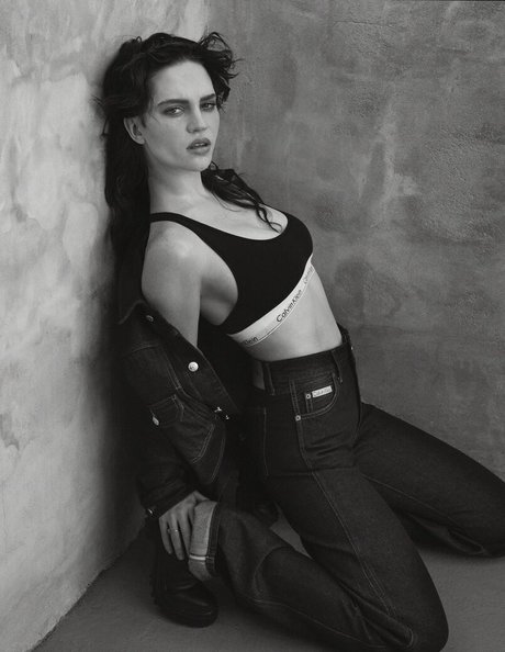 Sophie Thatcher exclusive star photo