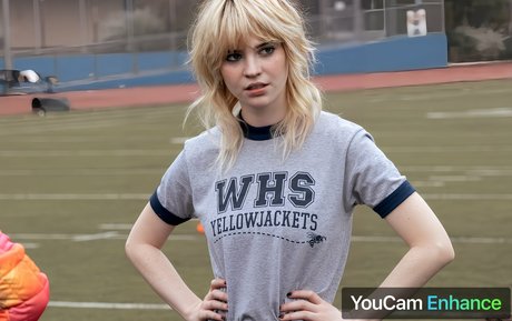 Sophie Thatcher star sex picture