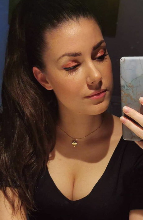 yabbe beautiful model picture