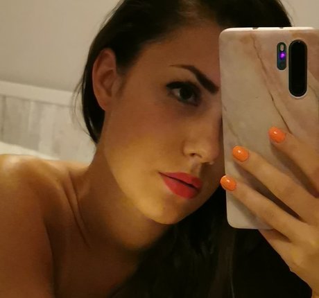 yabbe porn model picture