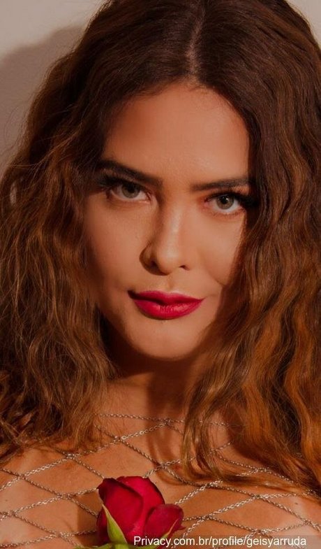 gay male onlyfans pretty pic