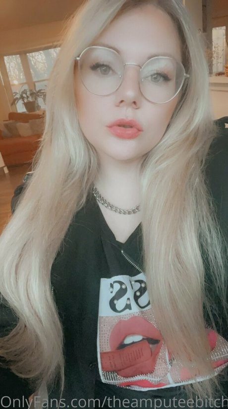 theamputeebitch naked actress galleries