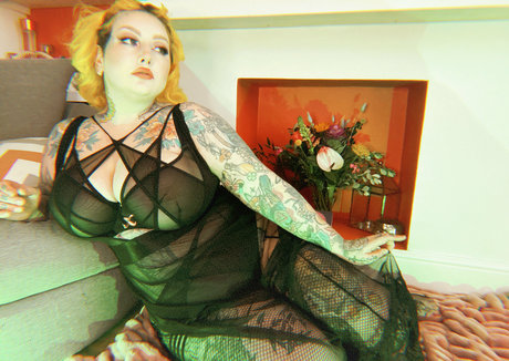 GaldaLou perfect star photo