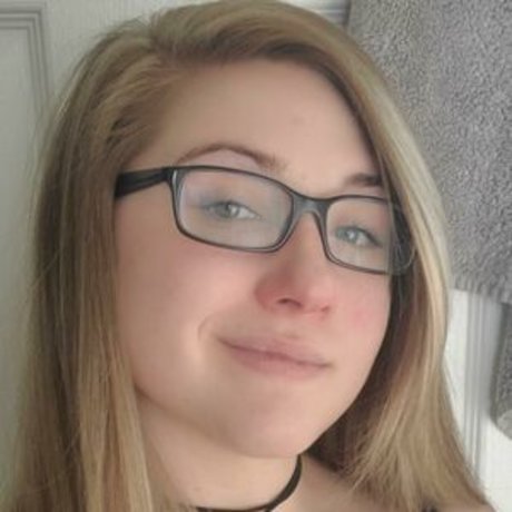 Ally Sha star beautiful pic