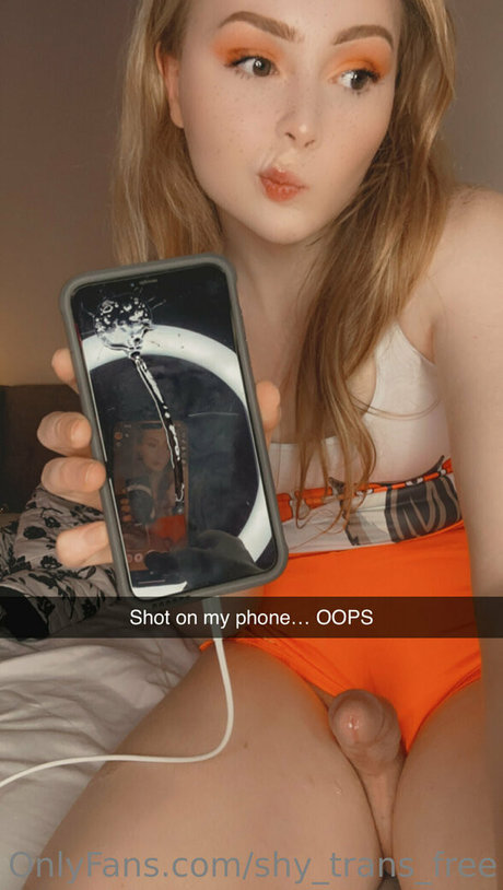 Shy Trans nude pornstar photos