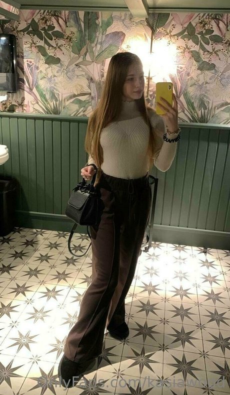 kasiawood actress pics