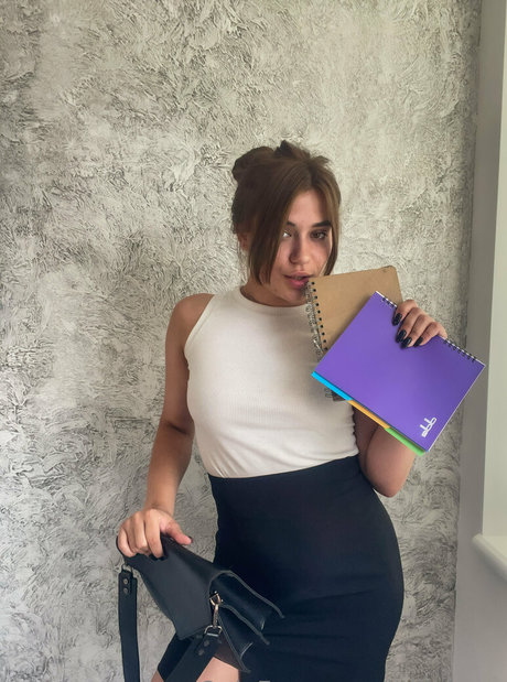 julliabern high quality actress pics