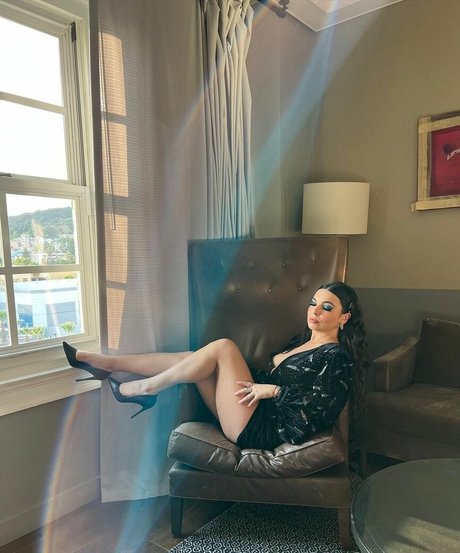 Isabella Gomez actress galleries