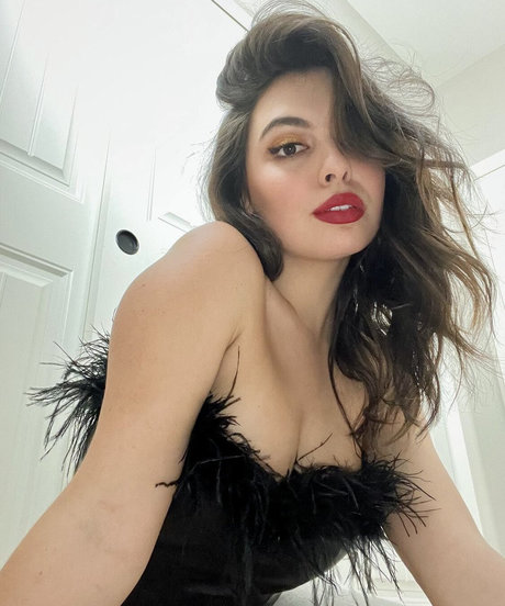 Isabella Gomez model exclusive images