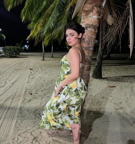 Isabella Gomez hd star images