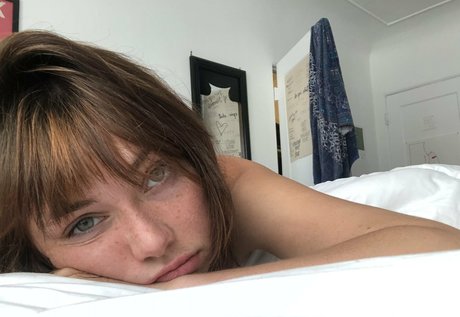 sydneylouisewilliams sex model images