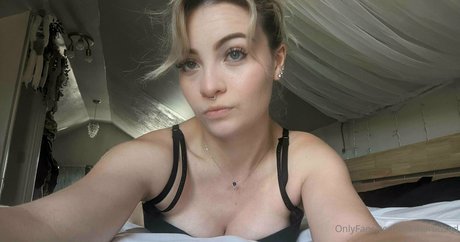 Karmaroused pretty pornstar galleries