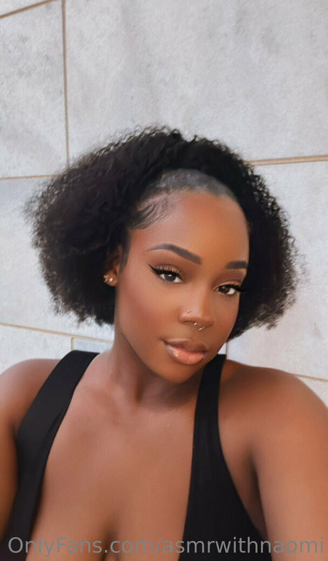asmrwithnaomi hot model picture