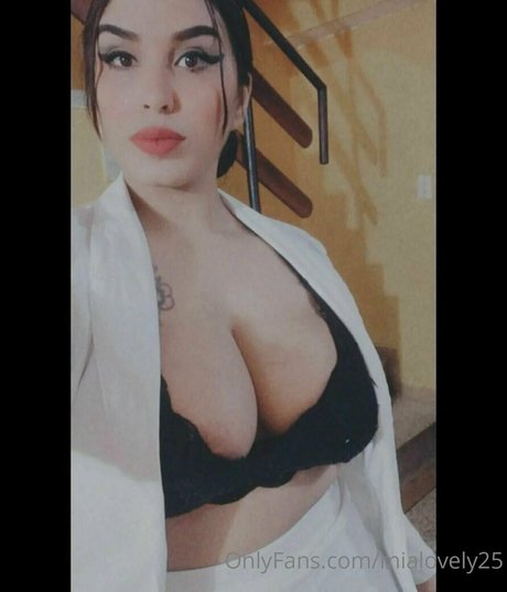 mialovely25 star xxx pic