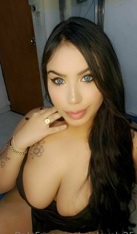 mialovely25 model xxx pics