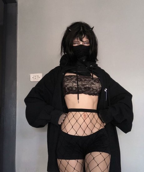 Vamp car actress photos