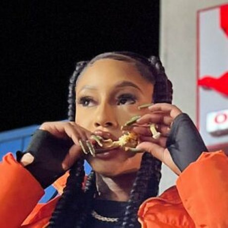 mizztwerksumfree erotic star image