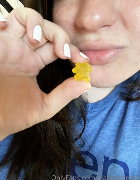 giantesstessa naked model img