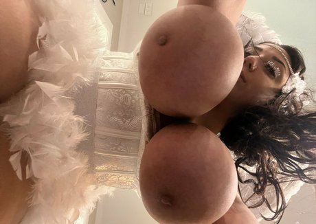 ThatGreenEyedGirl22 sexy pornstar gallery